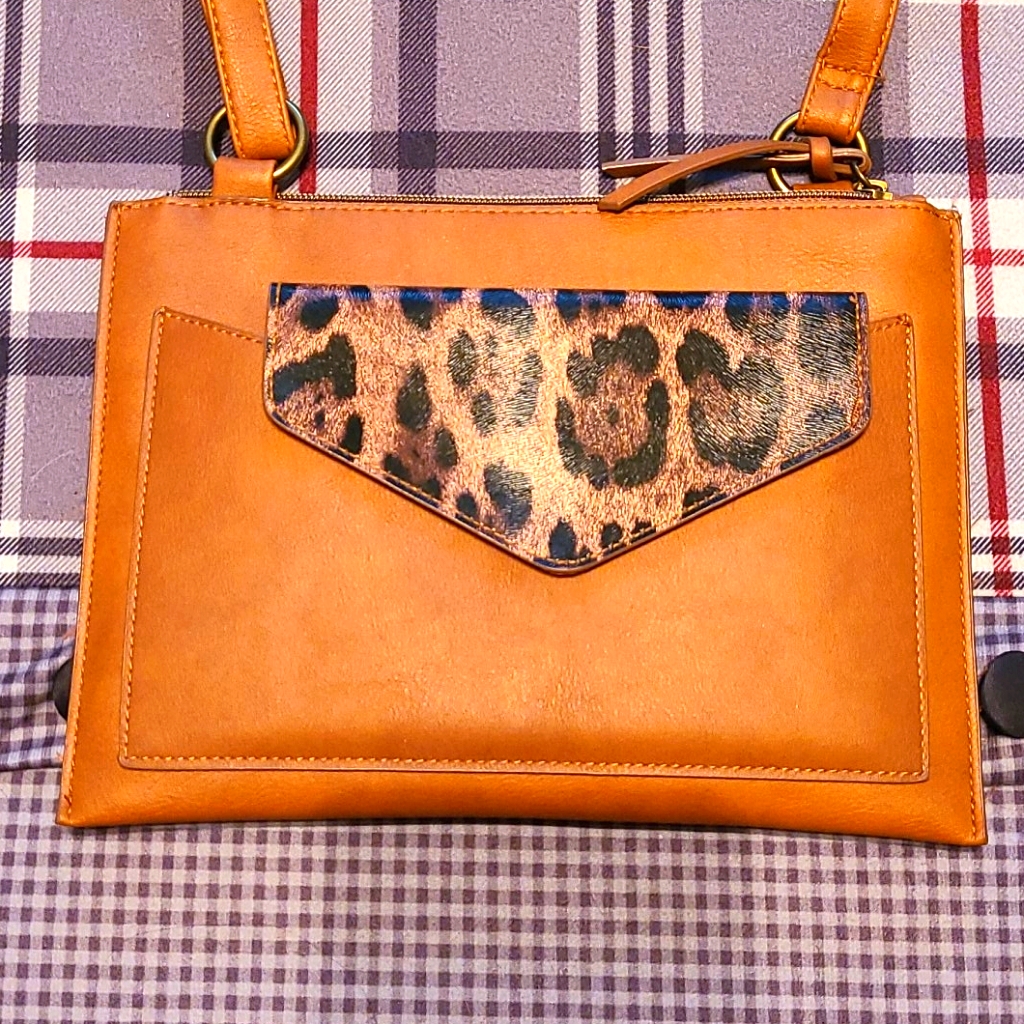 Bold Elements Crossbody